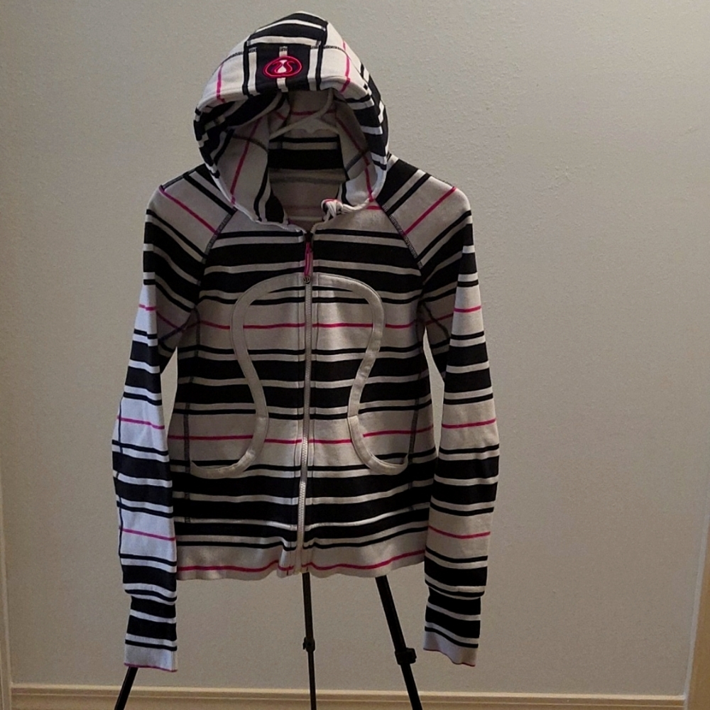 Lululemon sweatshirt